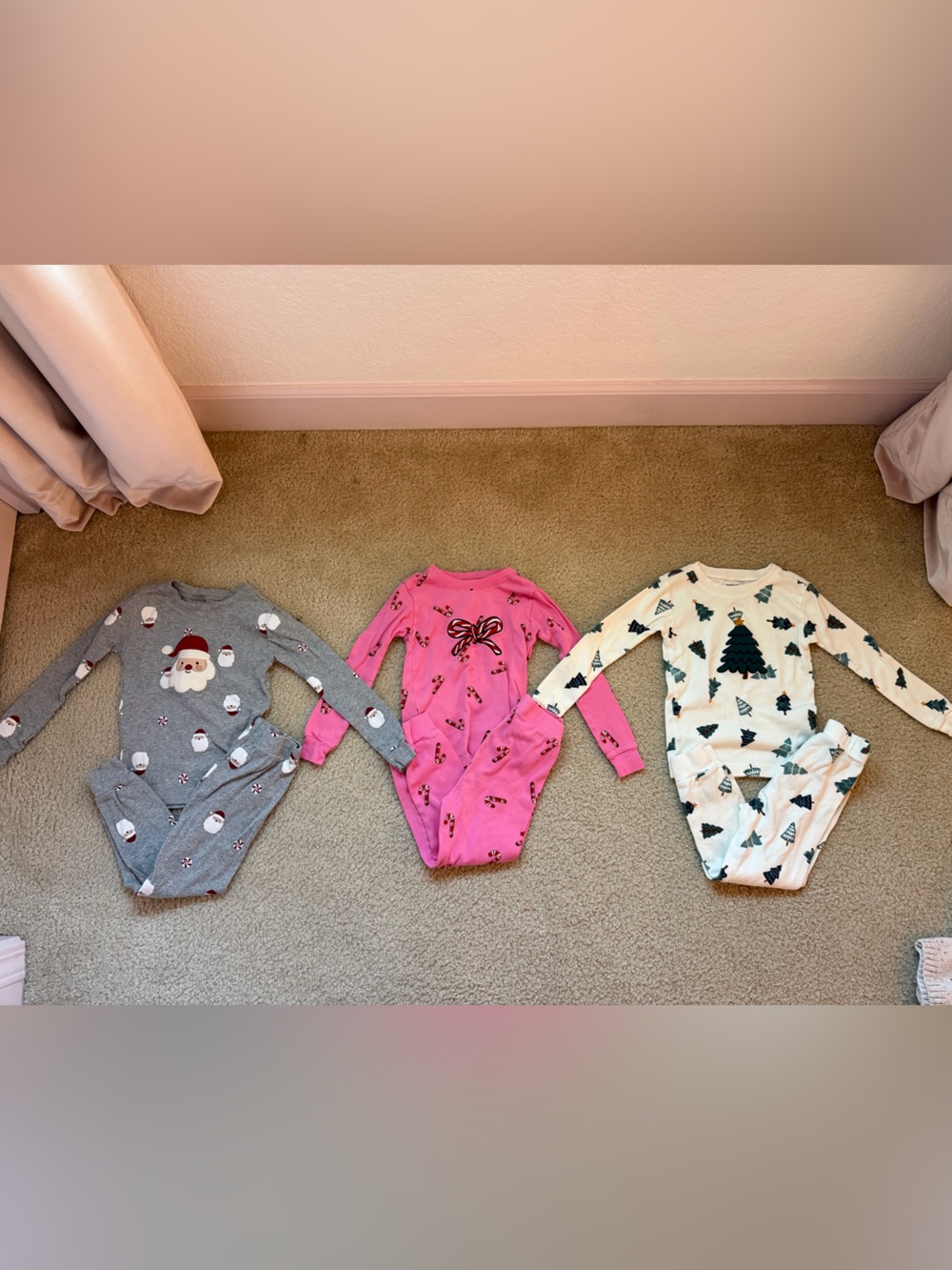 Costco Lot of 3 Pairs of Christmas Pajama Sets 4T